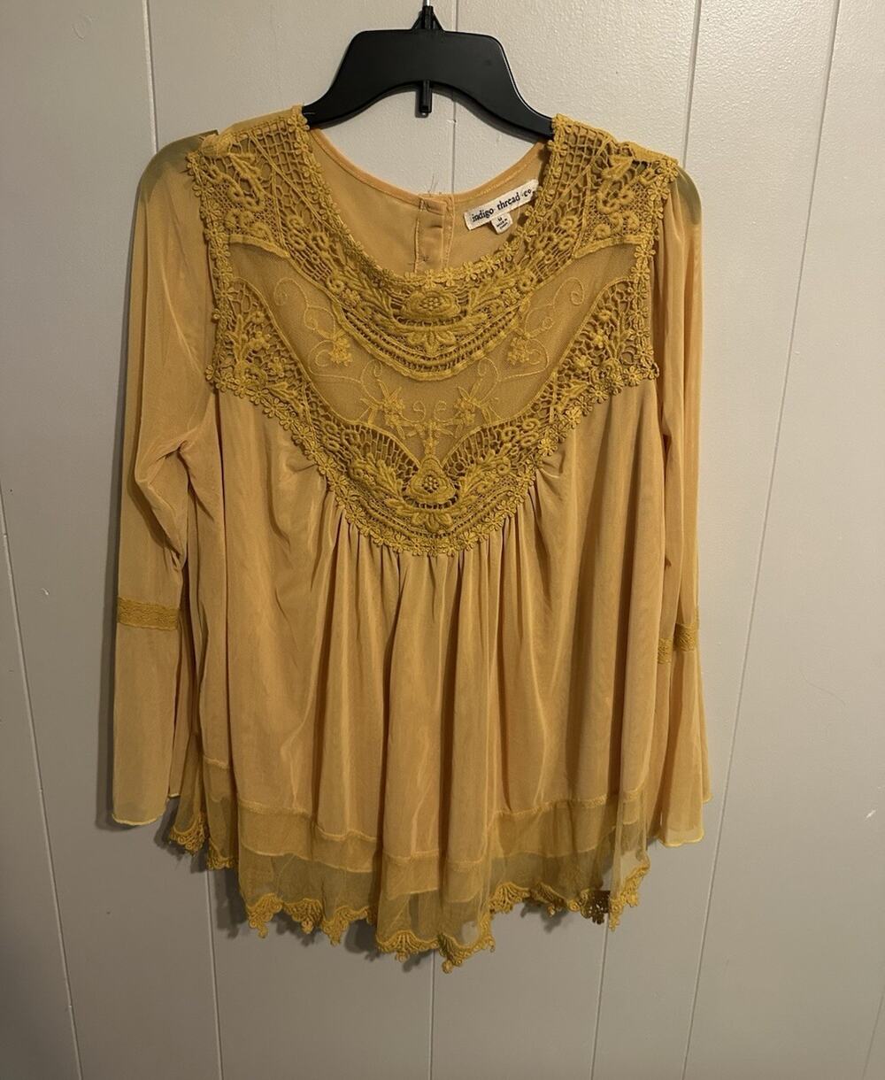 Indigo Thread Co Women’s Beige Solid Lace Crochet Button Blouse Long Sleeve M